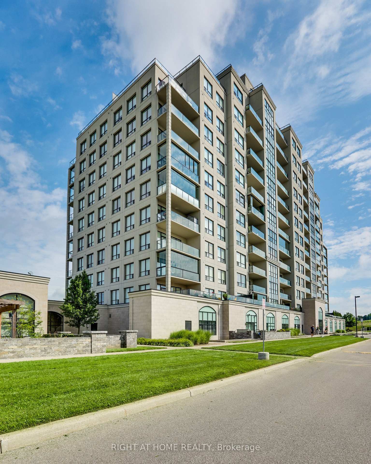 240-villagewalk-boulevard-london-north-ontario-x13651386