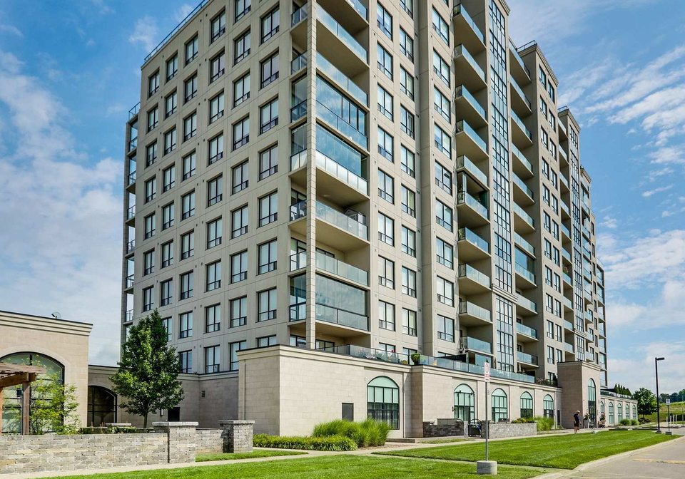 240-villagewalk-boulevard-london-north-ontario-x13651386