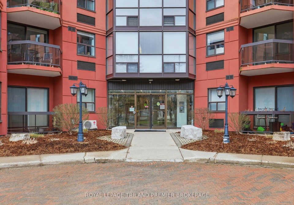 600-talbot-street-london-east-ontario-x13651442