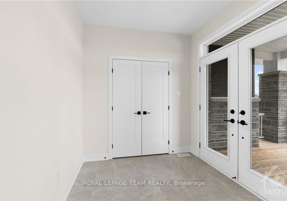 19-irvin-woermke-street-mcnabbraeside-ontario-x13651756