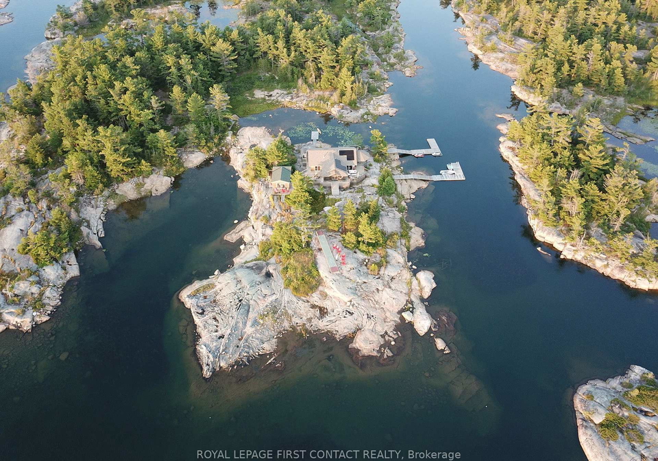 1-a400-island-the-archipelago-ontario-x13652160