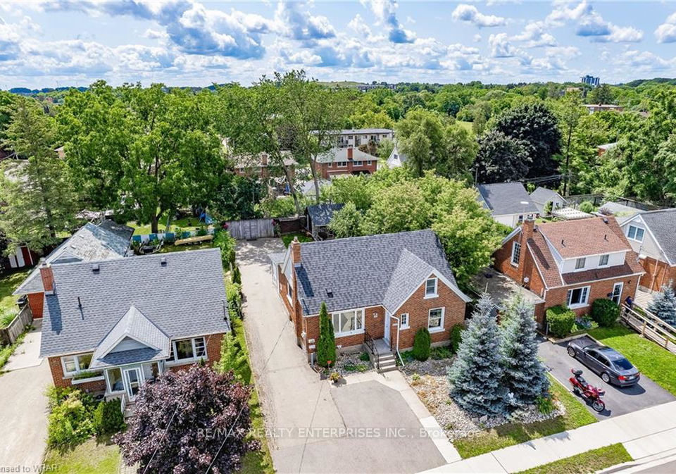 557-stirling-avenue-s-kitchener-ontario-x13652188