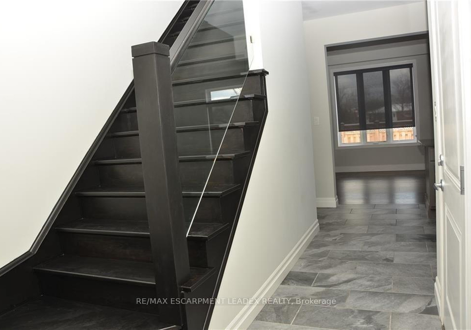 380-lake-street-grimsby-ontario-x13652532
