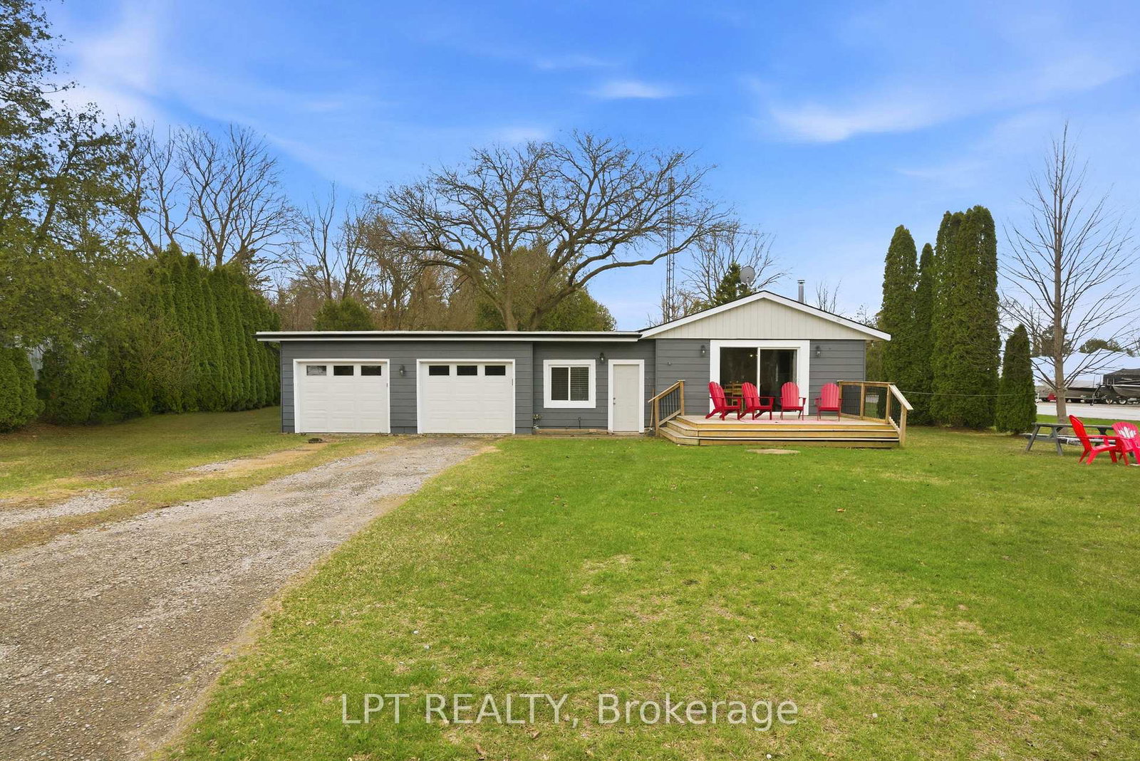 7597-biddulph-street-lambton-shores-ontario-x13652572