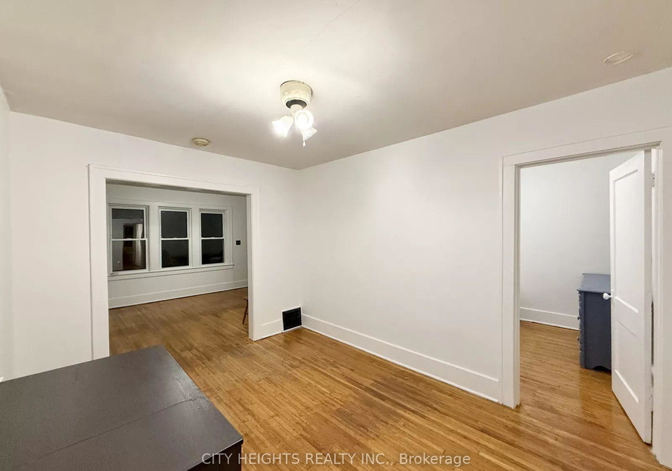 1093-howard-avenue-windsor-ontario-x13652966