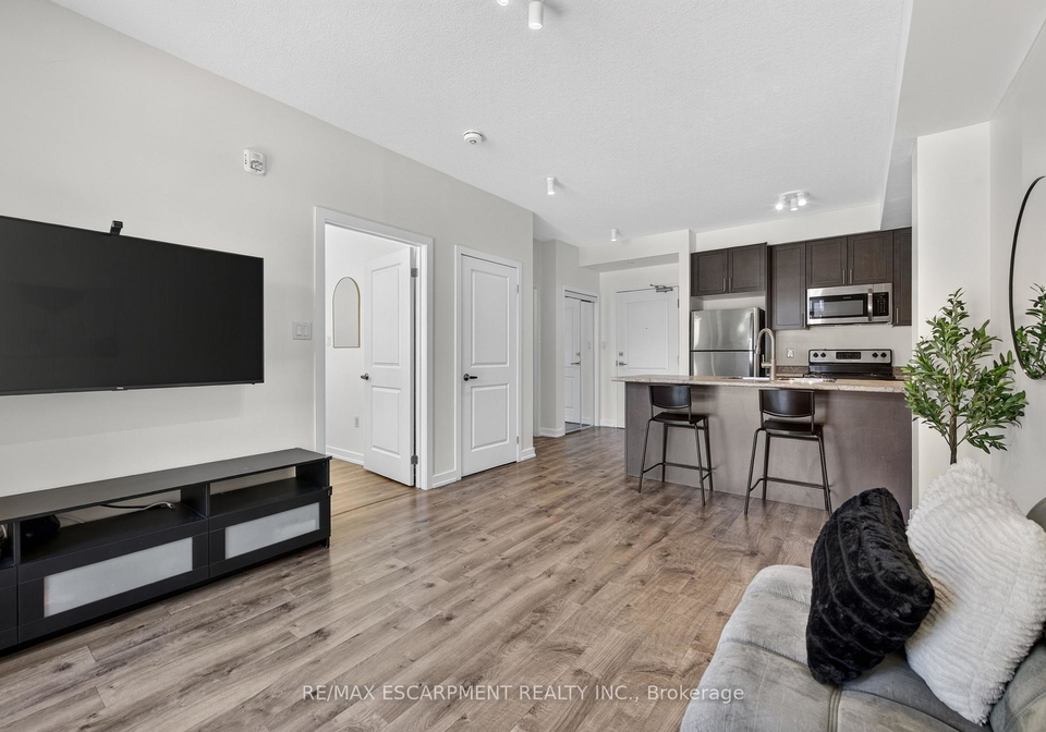 101-shoreview-place-hamilton-ontario-x13653752