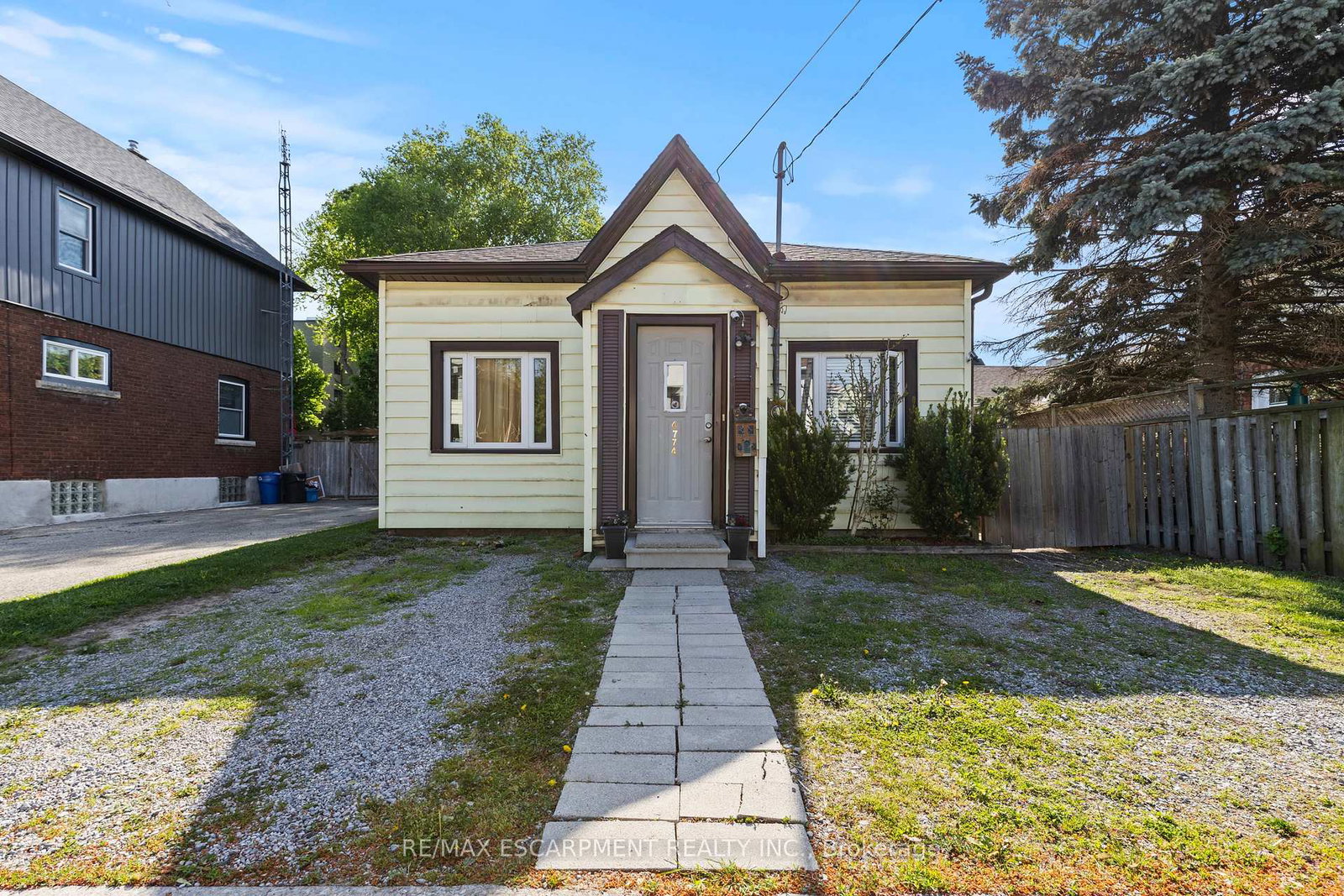 4774-saint-clair-avenue-niagara-falls-ontario-x13653850
