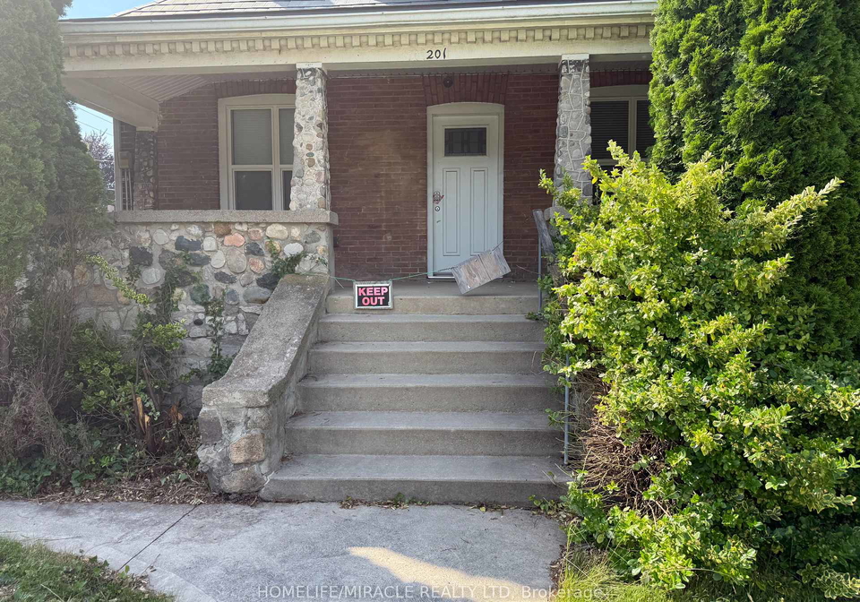 201-grand-avenue-chatham-kent-ontario-x13654284