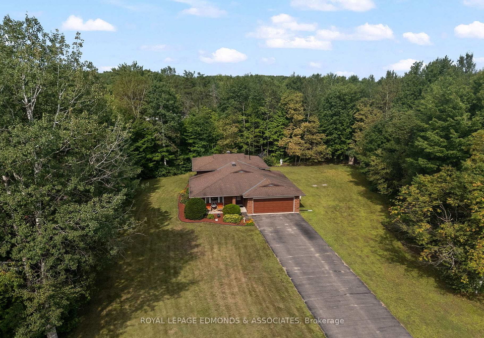 20-mueller-crescent-petawawa-ontario-x13654320