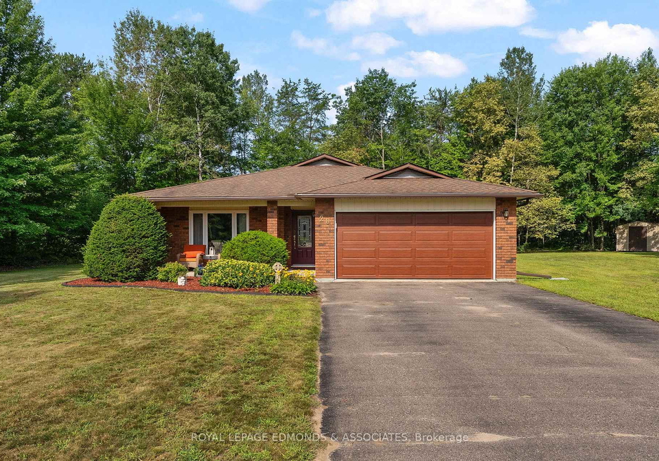 20-mueller-crescent-petawawa-ontario-x13654320
