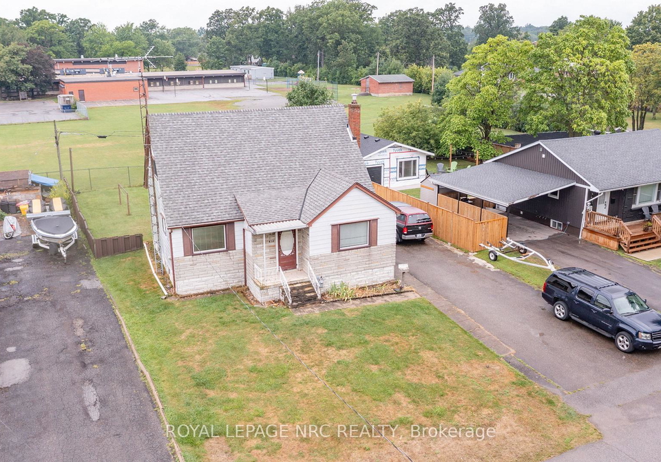 215-knoll-street-port-colborne-ontario-x13654416
