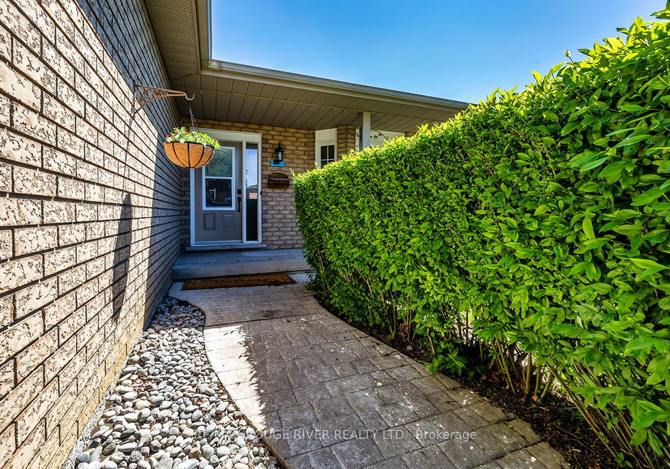 640-pinewood-drive-peterborough-ontario-x13654422