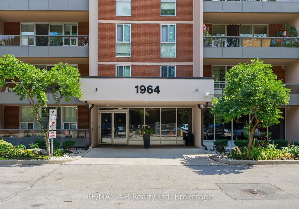 1964-main-street-w-hamilton-ontario-x13654780