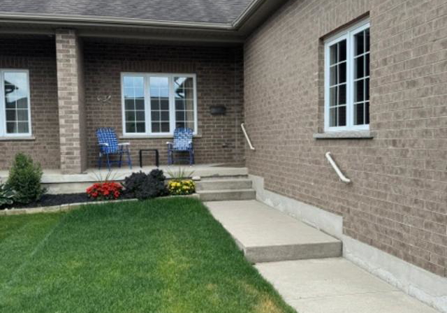 162-e-krotz-street-e-north-perth-ontario-x13654792