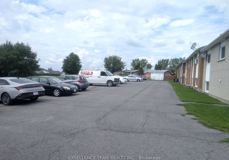 1452-st-michel-avenue-cornwall-ontario-x13654796