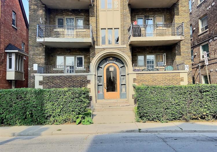 8-tisdale-street-s-hamilton-ontario-x13654884