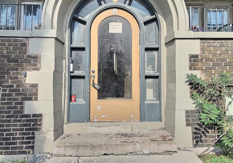 8-tisdale-street-s-hamilton-ontario-x13654884