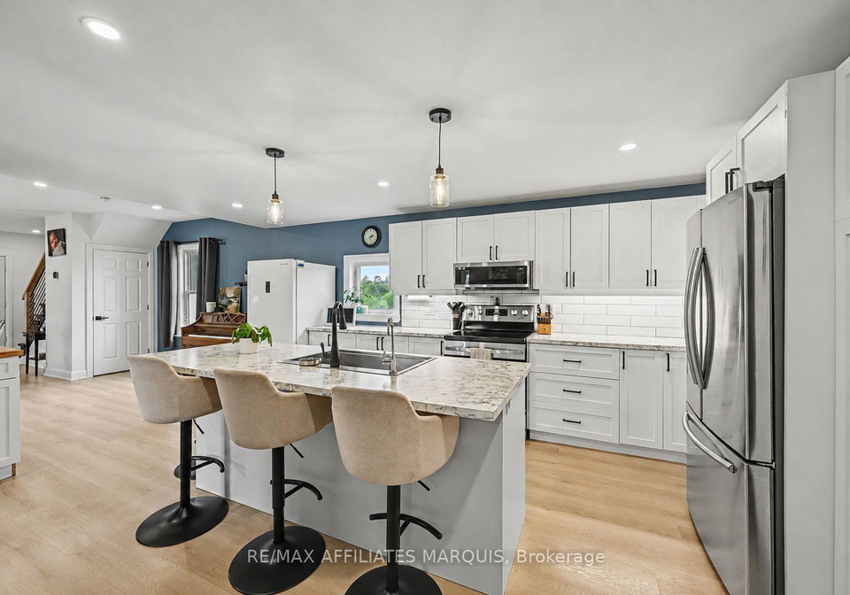 31-minto-avenue-montague-ontario-x13655186