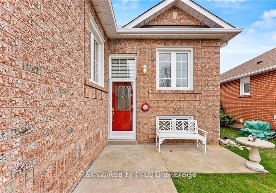 11-jackson-court-w-welland-ontario-x13655378