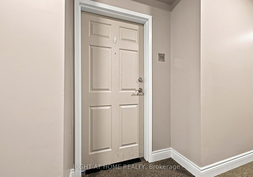 2-colonial-drive-guelph-ontario-x13655540