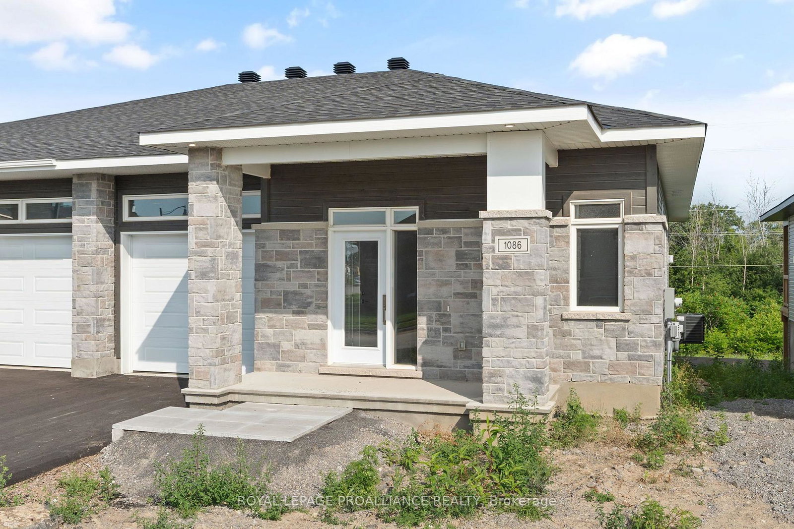 1086-moore-street-brockville-ontario-x13656132