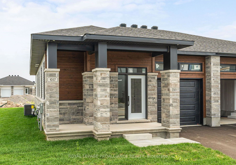 1057-moore-street-brockville-ontario-x13656136