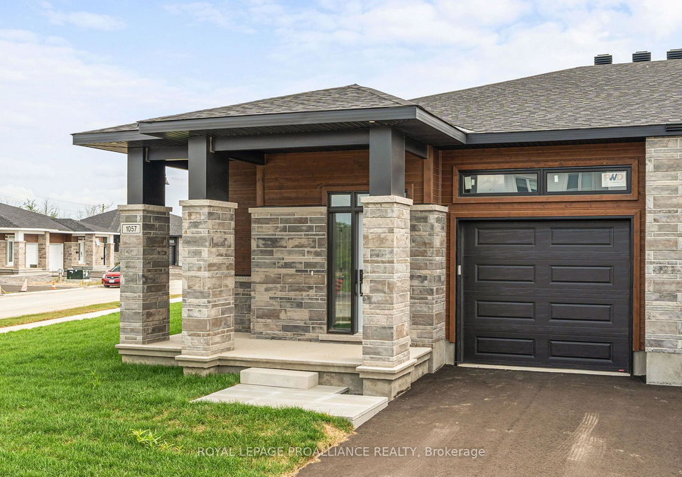 1057-moore-street-brockville-ontario-x13656136