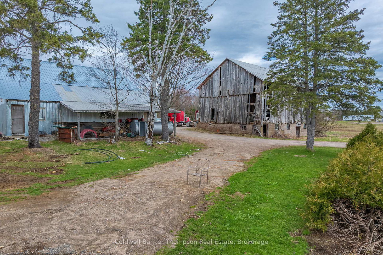 1764-518-highway-w-mcmurrichmonteith-ontario-x13656548
