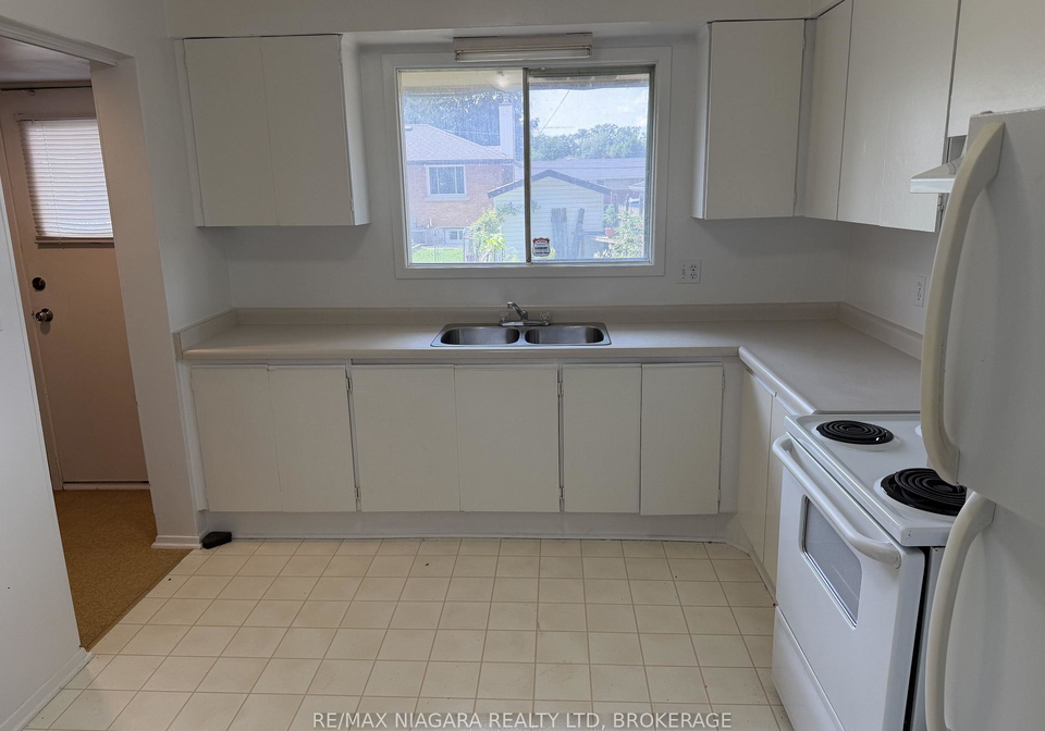 2woodlawn-road-welland-ontario-x13656568