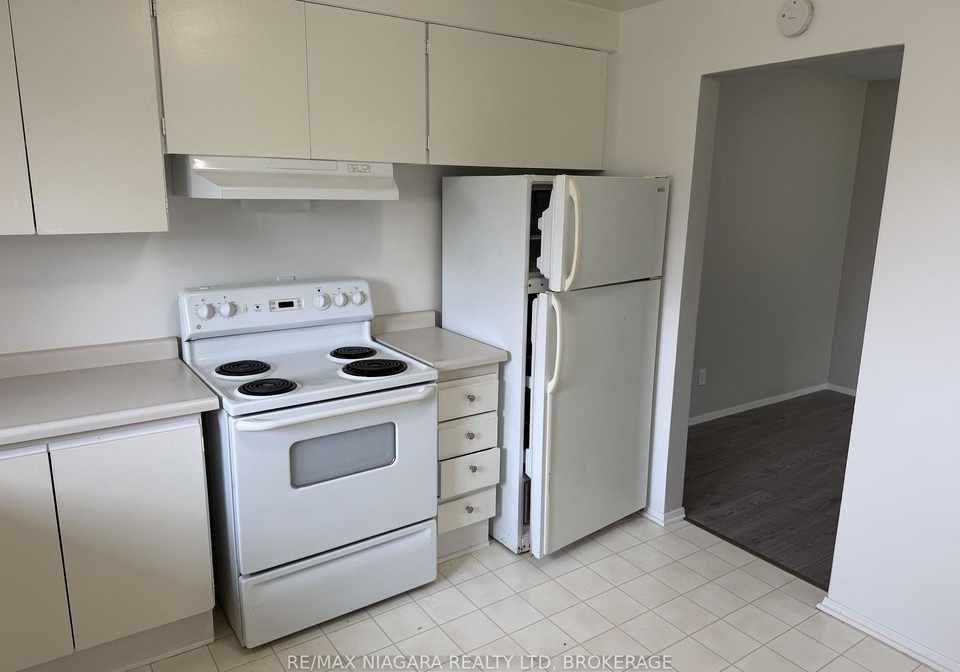 2woodlawn-road-welland-ontario-x13656568