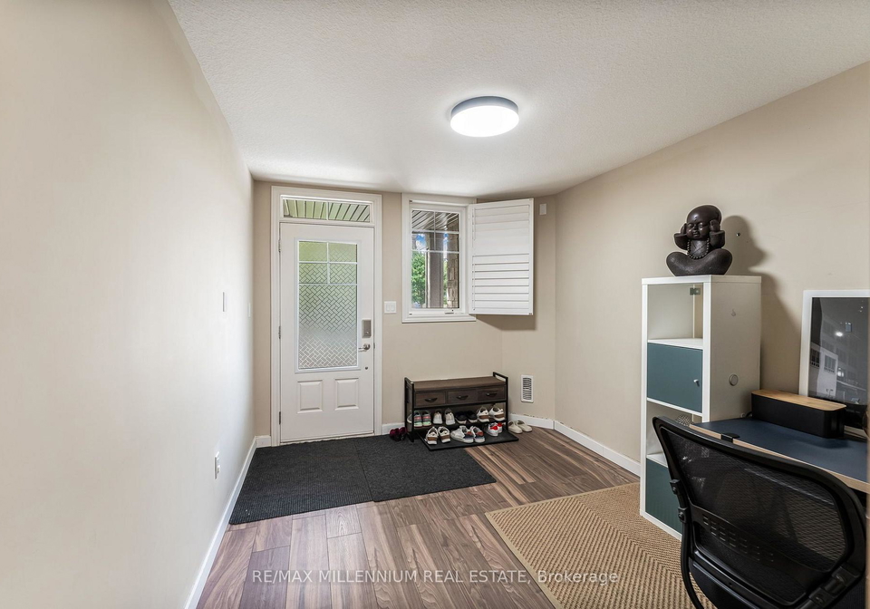 18-whaley-lane-hamilton-ontario-x13656866
