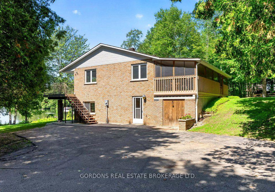 2950-r29-route-rideau-lakes-ontario-x13657304