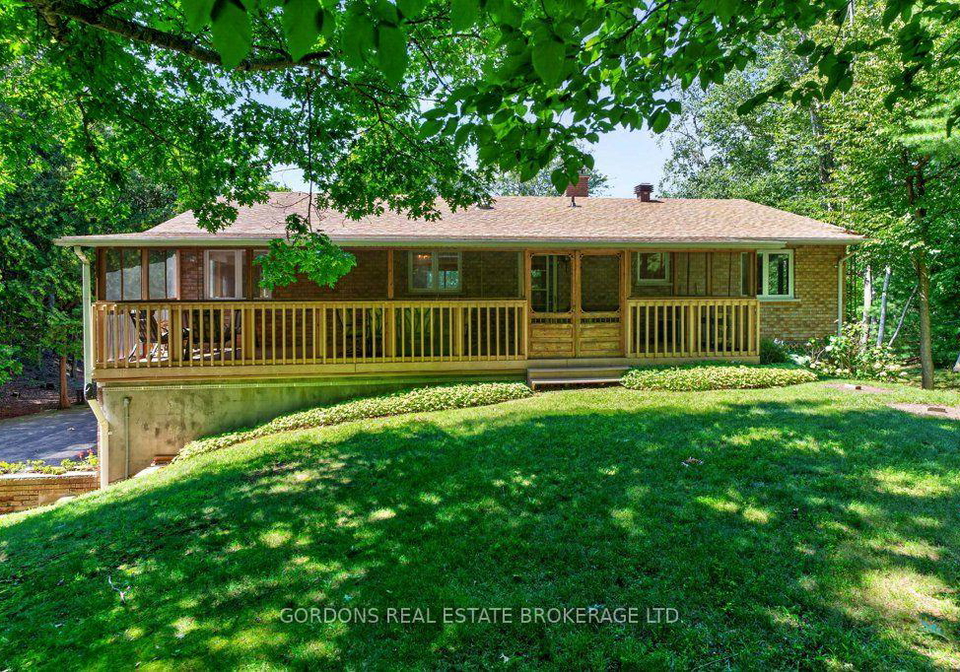 2950-r29-route-rideau-lakes-ontario-x13657304