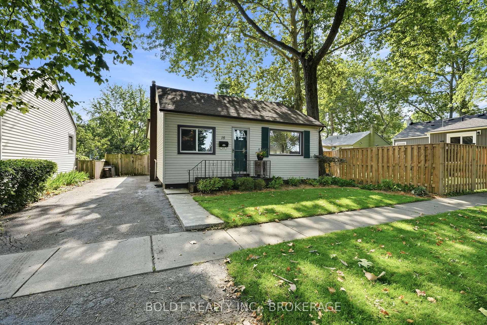 16-longfellow-avenue-st-catharines-ontario-x13657400