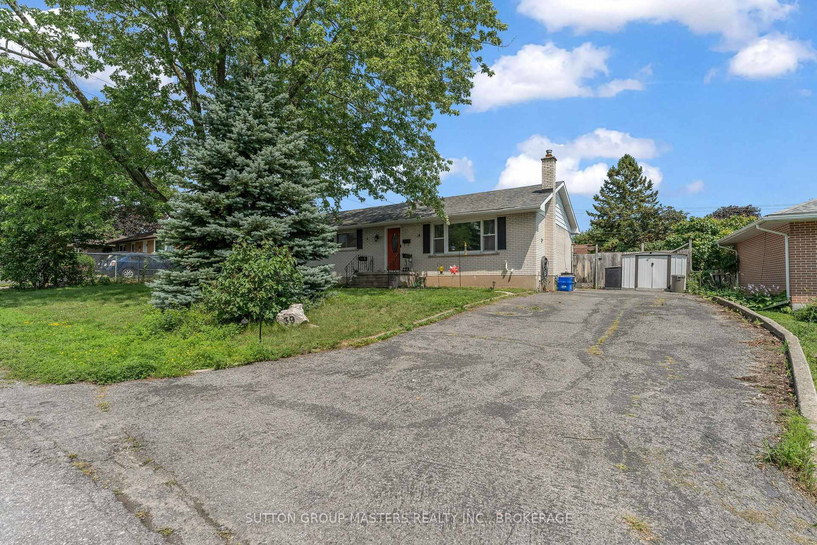 39-oxford-crescent-loyalist-ontario-x13657522