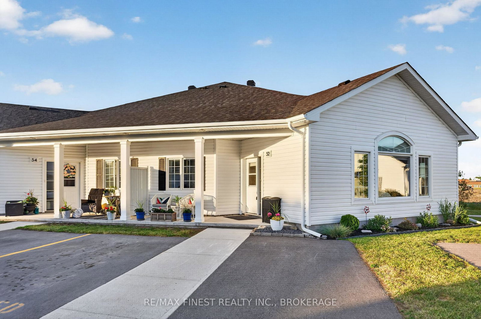 52-lowry-place-loyalist-ontario-x13657574