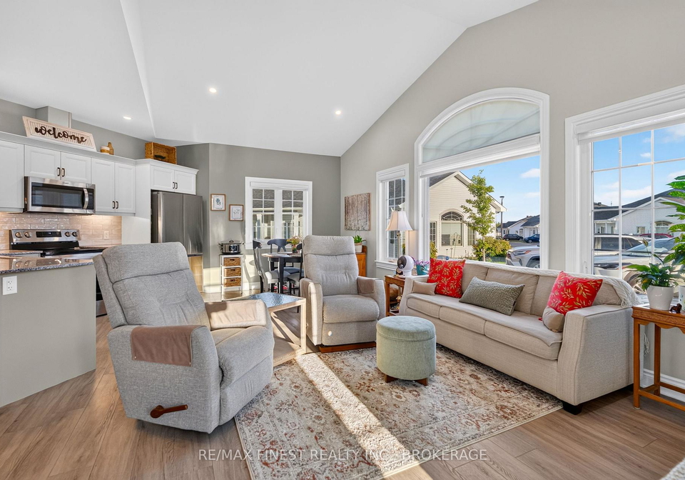 52-lowry-place-loyalist-ontario-x13657574