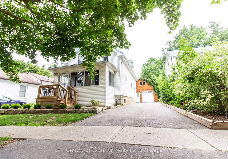 147-st-george-street-e-centre-wellington-ontario-x13657584