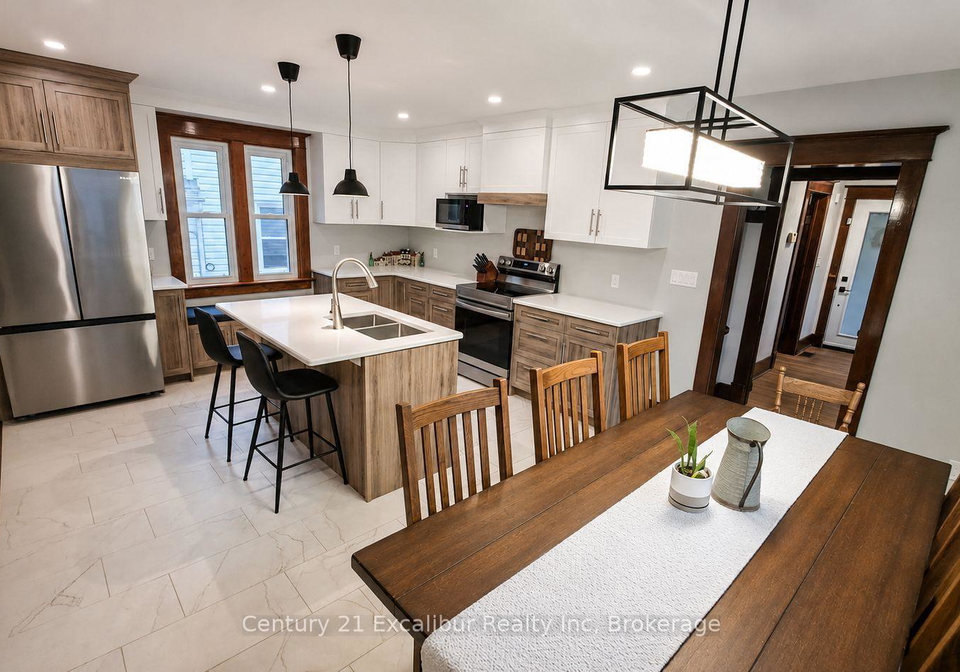 147-st-george-street-e-centre-wellington-ontario-x13657584