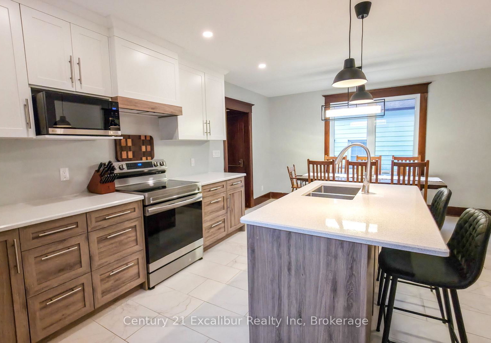 147-st-george-street-e-centre-wellington-ontario-x13657584