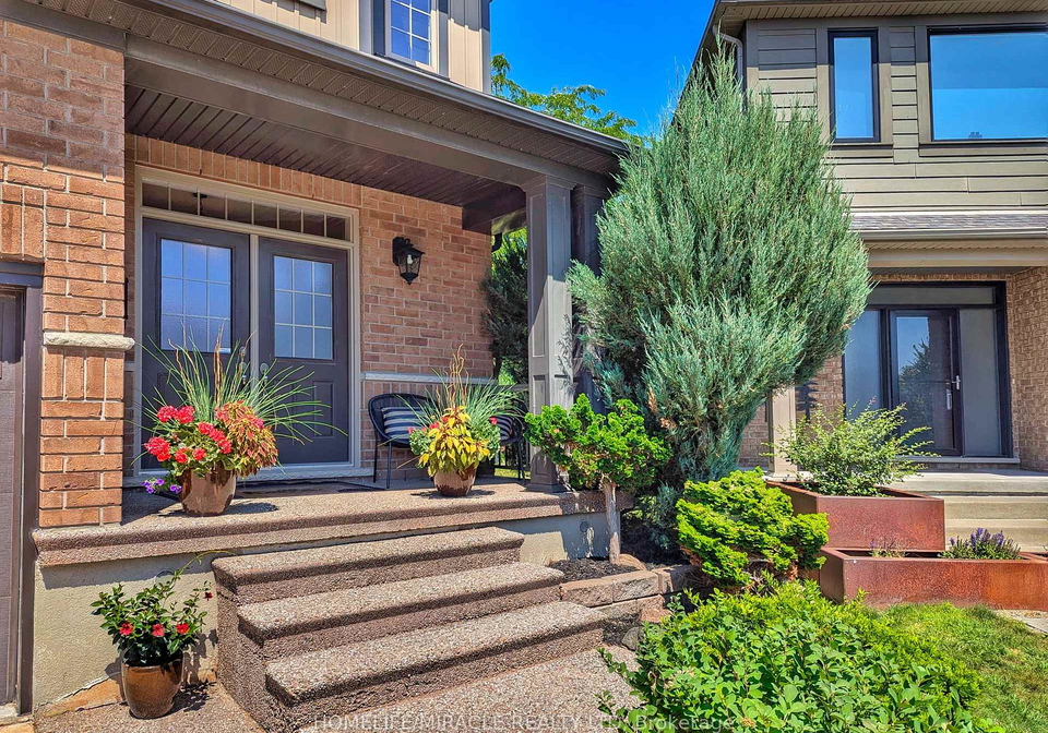 913-valebrook-court-kitchener-ontario-x13657656