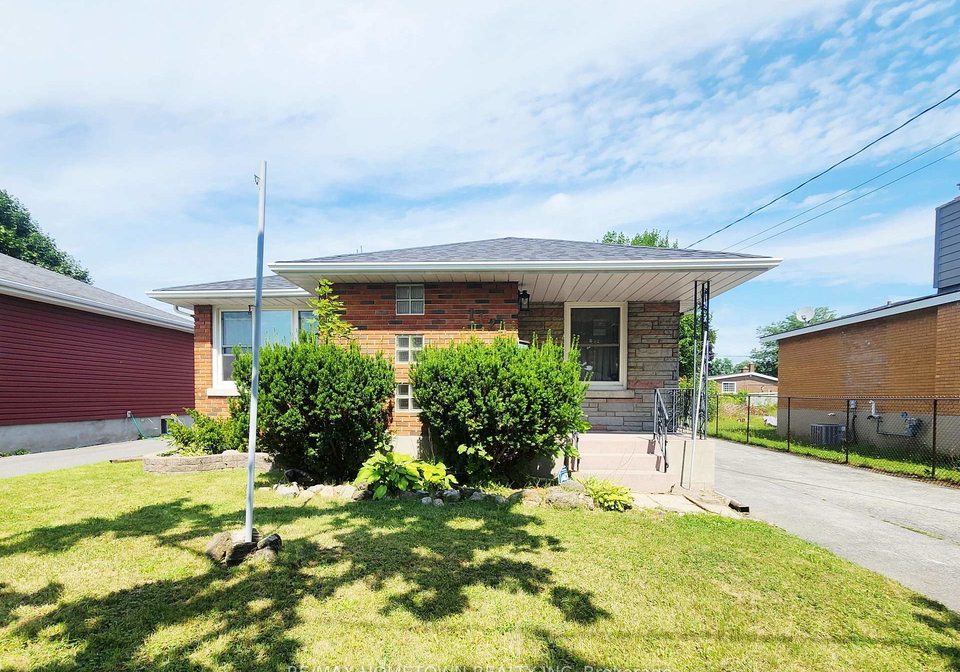 1124-fourth-street-e-cornwall-ontario-x13657782
