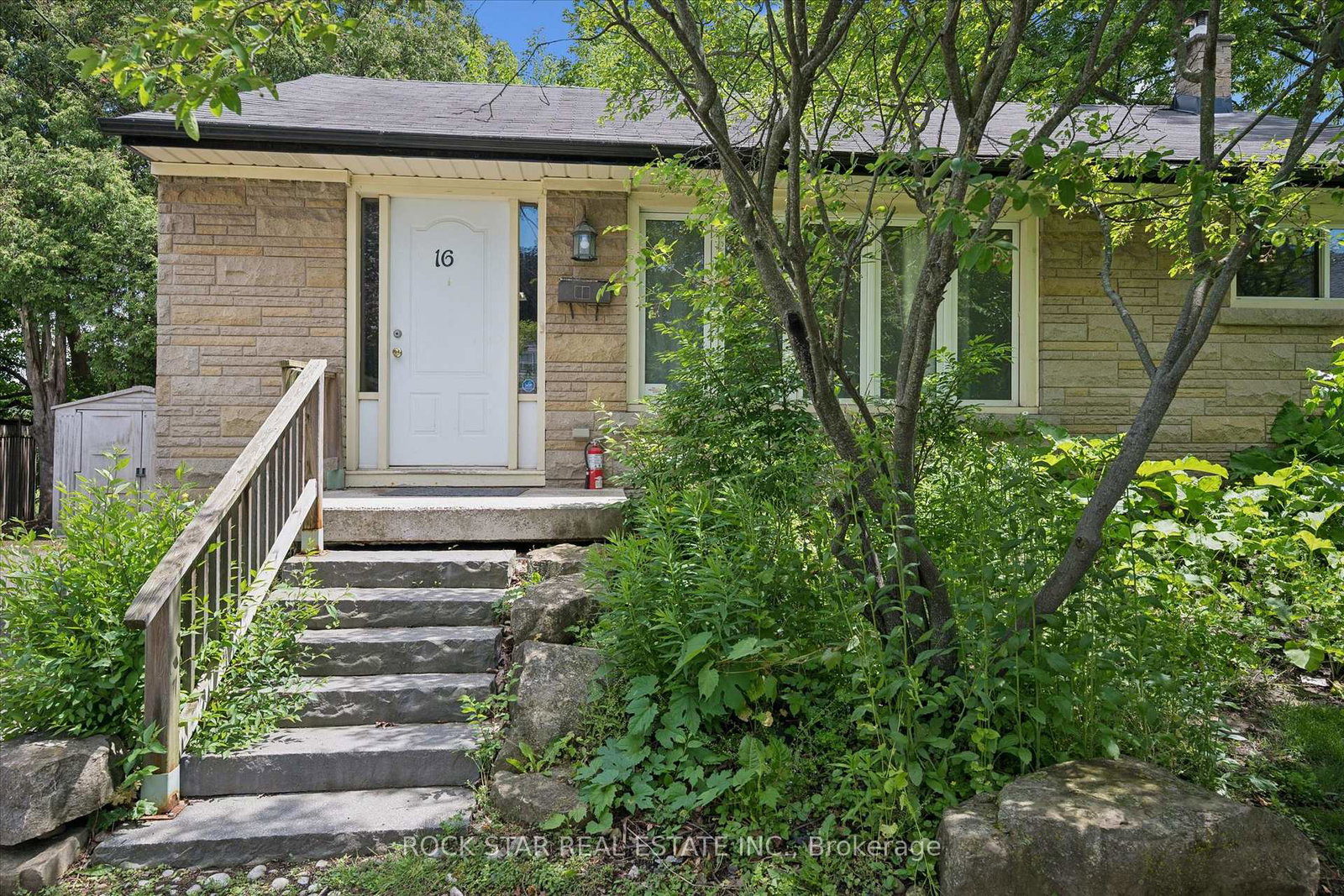 16-beaucourt-place-hamilton-ontario-x13657862