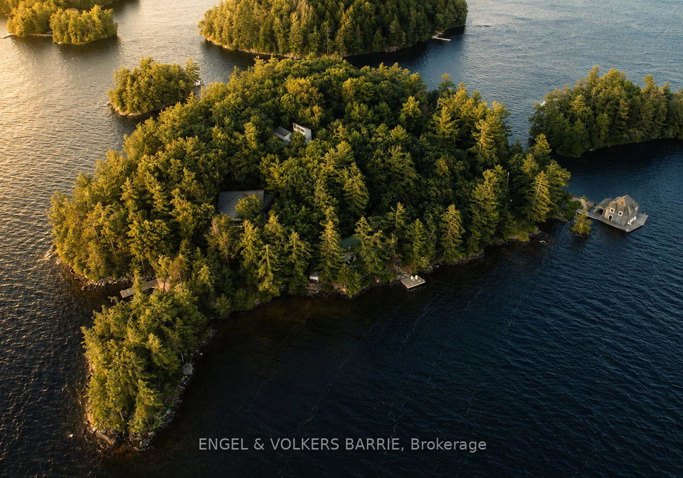 1-wasan-r40-muskoka-lakes-ontario-x13658316