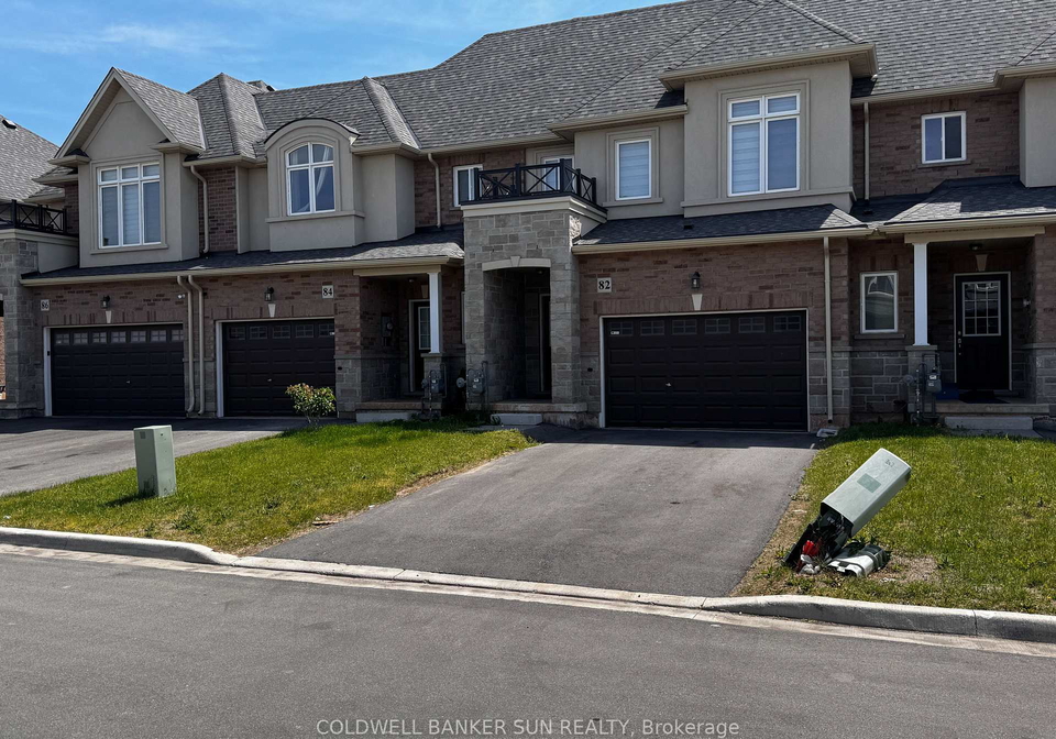 82-pinot-crescent-hamilton-ontario-x13658444