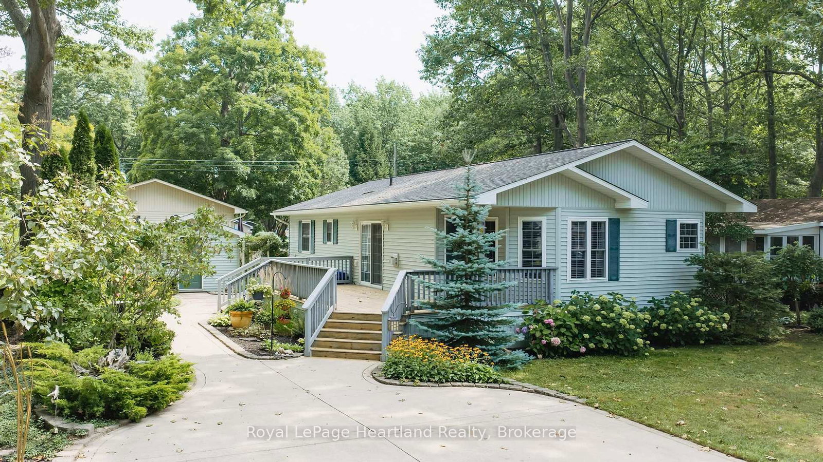 10-huron-lane-ashfield-colborne-wawanosh-ontario-x13658842