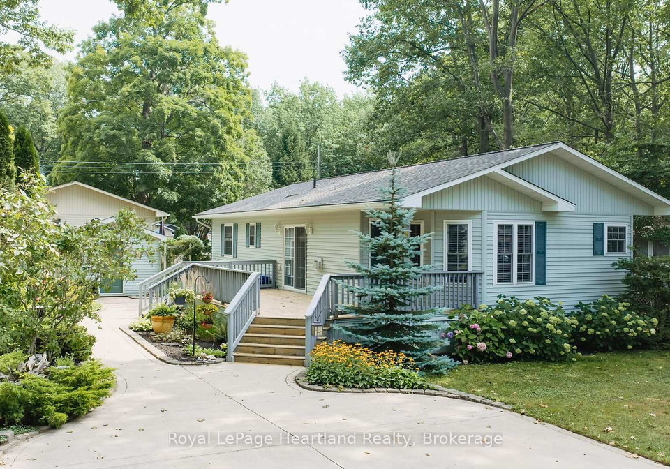10-huron-lane-ashfield-colborne-wawanosh-ontario-x13658842