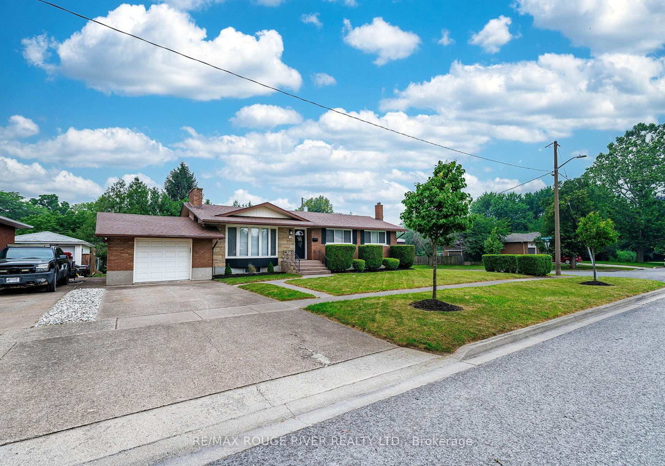 25-clearview-heights-st-catharines-ontario-x13658856