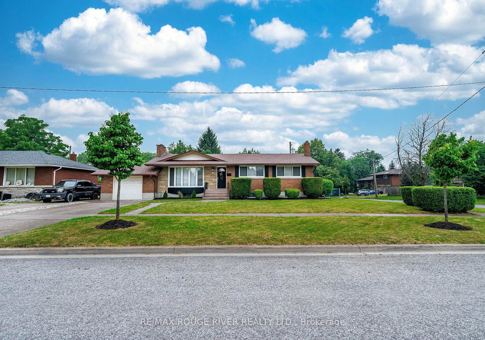 25-clearview-heights-st-catharines-ontario-x13658856