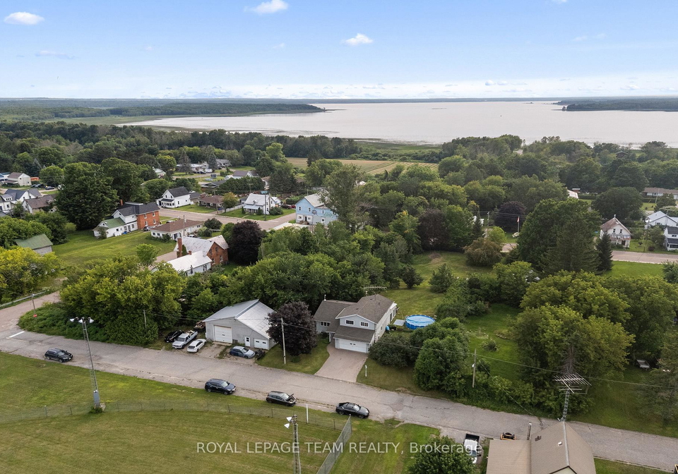 1315-jessie-street-whitewater-region-ontario-x13659072
